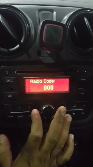 Instrukcja wprowadzania kodu Renault