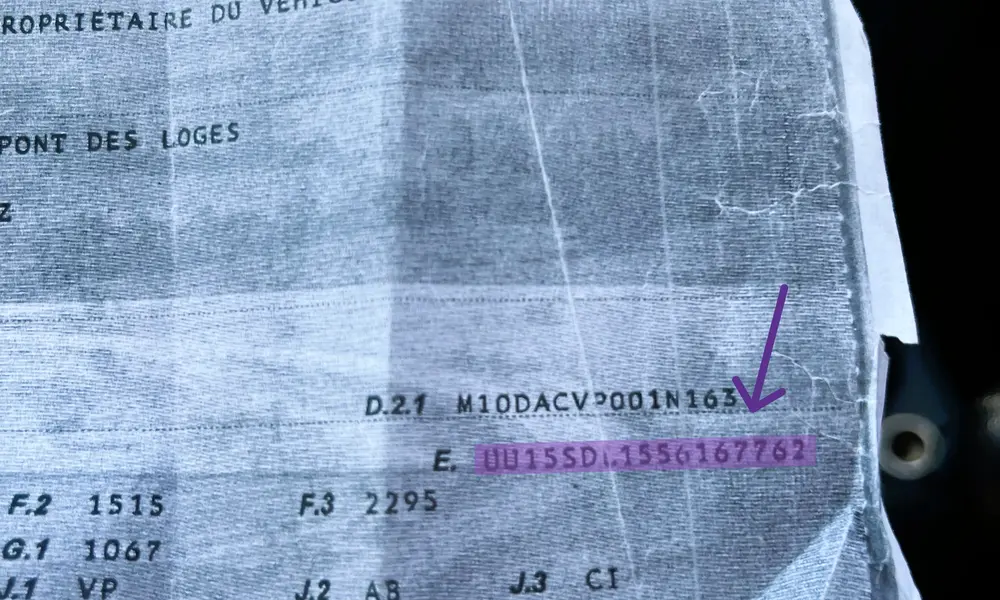 Dacia Sandero Stepway VIN number location logbook 