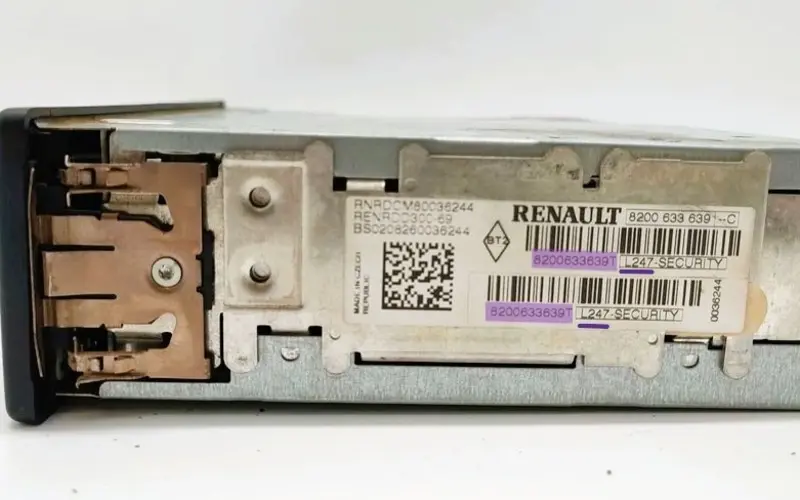Renault Kangoo radio casing sticker showing the barcode serial number and the 4-character security pre-code
