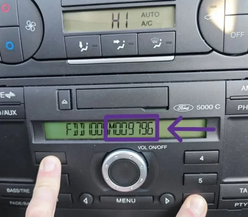 Ford 6000 CD Screen Serial